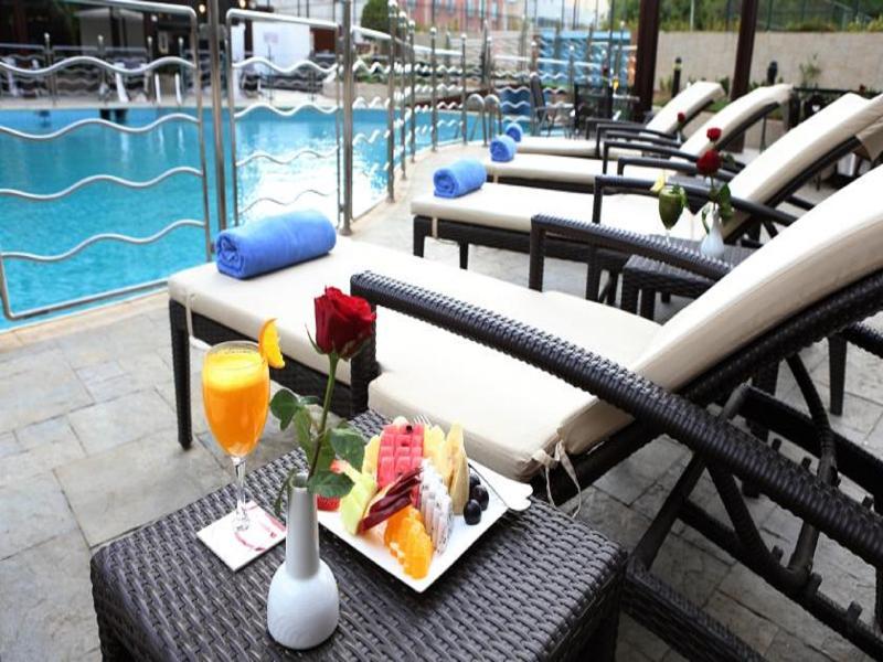 Al Hamra Hotel